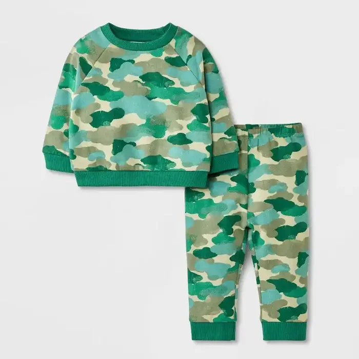 Baby Boys‘ 2pc Camo Print Fleece Sweatshirt & Jogger Pants Set – Cat & Jack™ Green 12M