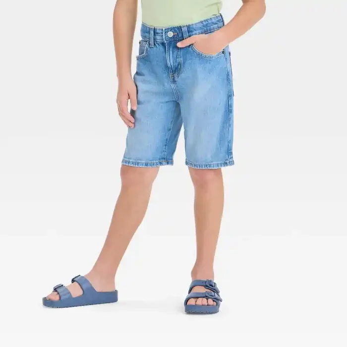 Boys‘ Denim ‘At the Knee‘ Shorts – Cat & Jack™ Medium Wash 8 Adjustable Waistband, Low Rise, Stretch Denim, Solid Pattern