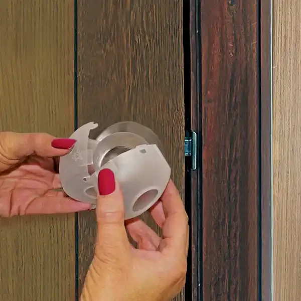 DREAMBABY EZY-FIT CLEAR PLASTIC DOOR KNOB COVERS 3 PK