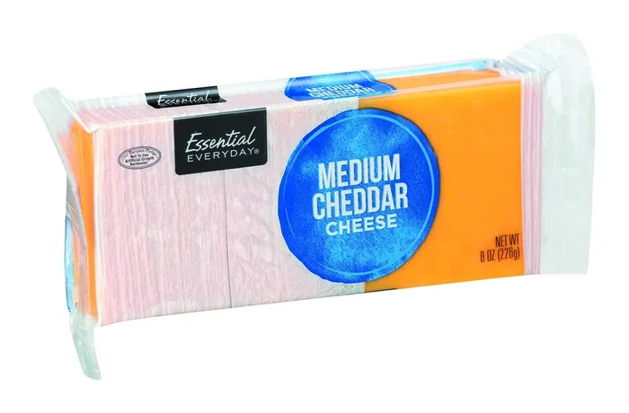 Essential Everyday Cheese, Medium Cheddar – 8 oz