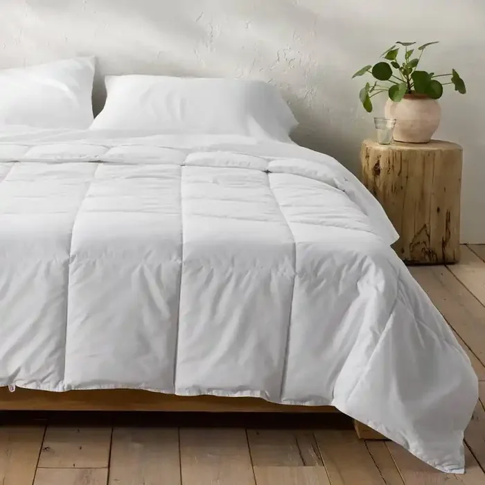 Full/Queen Light Weight Premium Down Alternative Comforter – Casaluna™ Hypoallergenic, 250 Thread Count, Percale Weave
