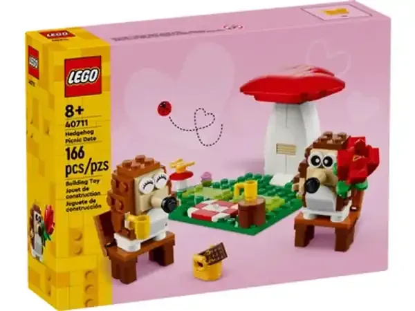 LEGO® HEDGEHOG PICNIC DATE