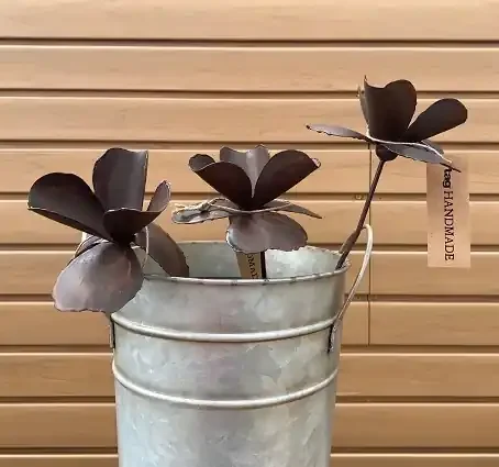 METAL GARDENIA STEM- RUST